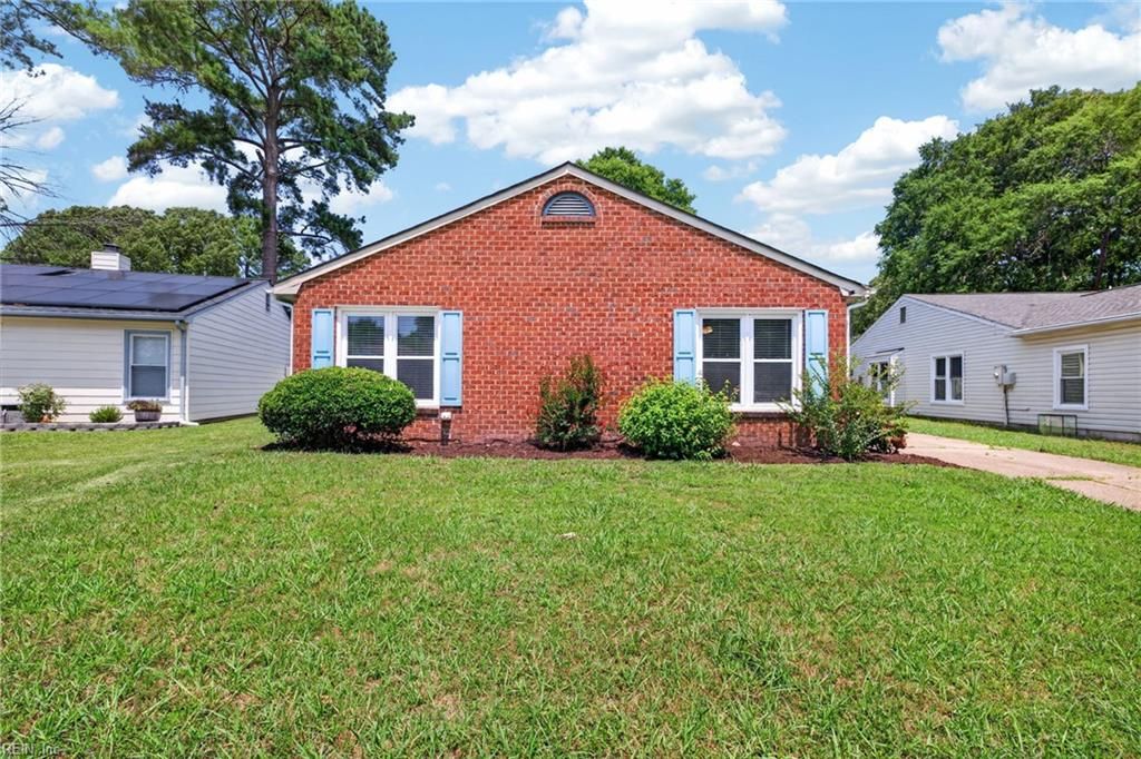 Photo of 4844 Fountain Hall Drive, Virginia Beach, VA 23464 (MLS # 10642595)