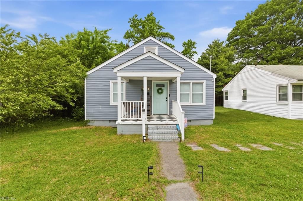 Photo of 723 North Avenue, Newport News, VA 23605 (MLS # 10633187)
