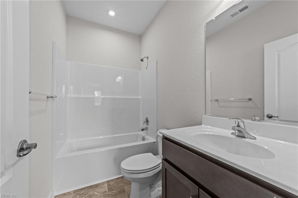 100 Freeman DR