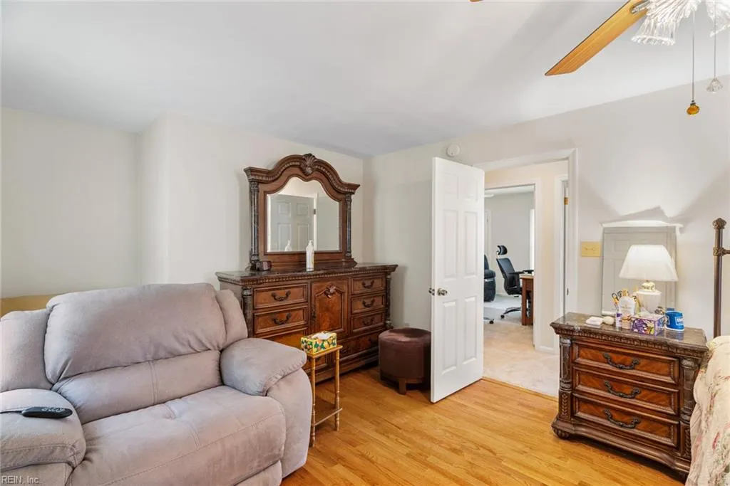 Virginia Beach, Virginia 23464, United States, 4 Bedrooms Bedrooms, ,3 BathroomsBathrooms,Residential,Active,132323