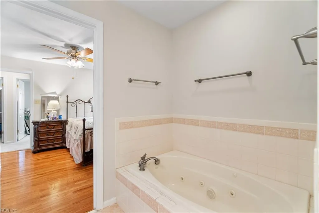 Virginia Beach, Virginia 23464, United States, 4 Bedrooms Bedrooms, ,3 BathroomsBathrooms,Residential,Active,132323