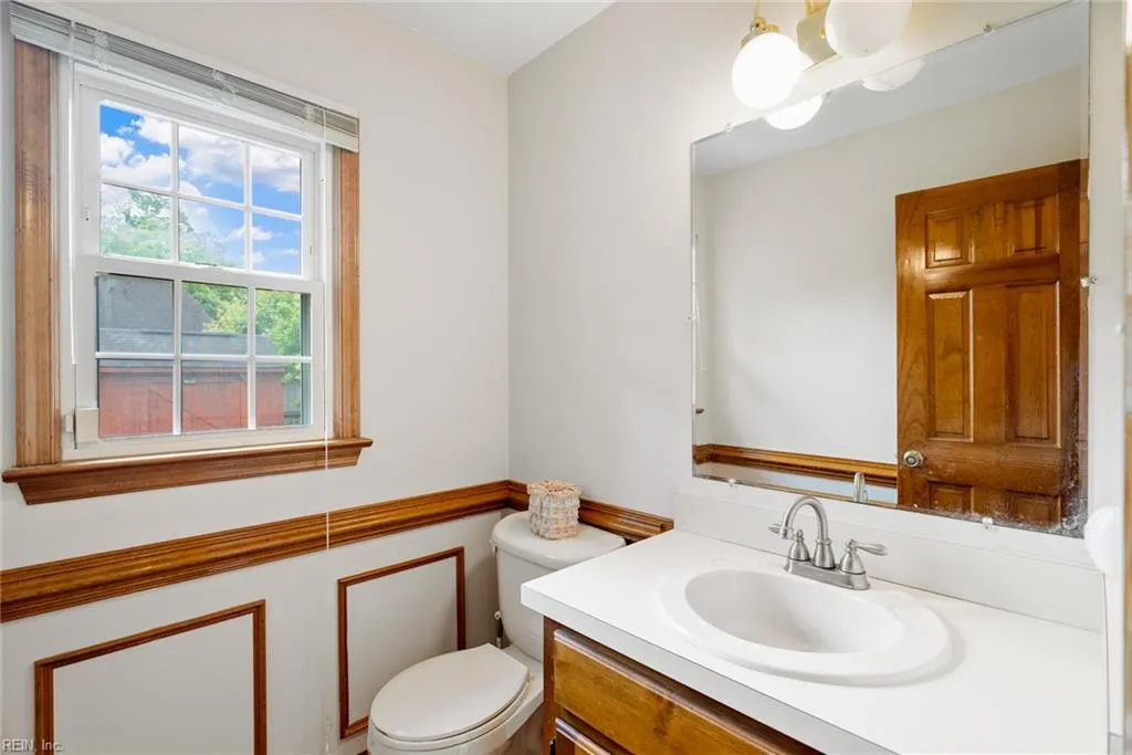 Virginia Beach, Virginia 23464, United States, 4 Bedrooms Bedrooms, ,3 BathroomsBathrooms,Residential,Active,132323