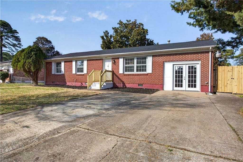 Photo of 1214 Jamal Lane W, Portsmouth, VA 23701 (MLS # 10623719)