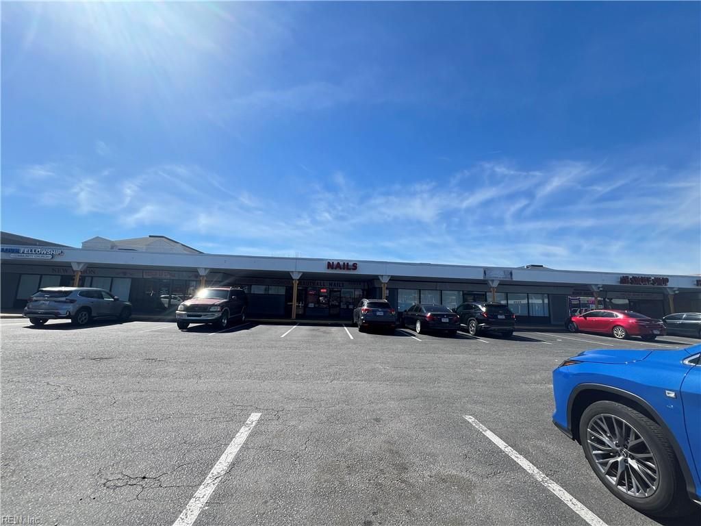 Photo of 1124 London Boulevard, Portsmouth, VA 23704 (MLS # 10626186)