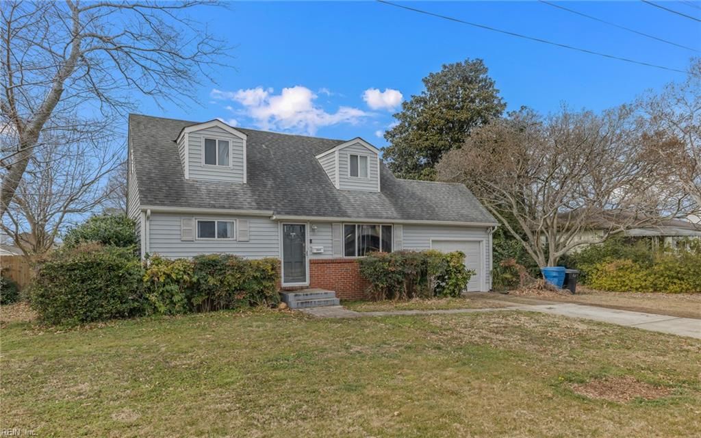 Photo of 1049 Ferry Plantation Road, Virginia Beach, VA 23455 (MLS # 10622635)