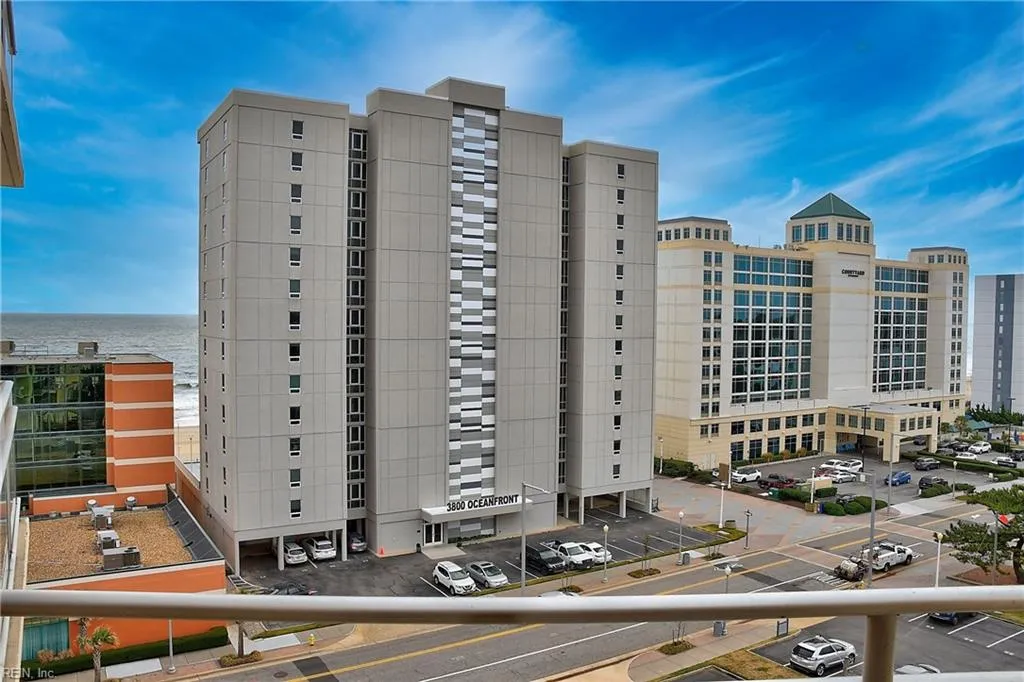 Virginia Beach, Virginia 23451, United States, 3 Bedrooms Bedrooms, ,3 BathroomsBathrooms,Residential,Pending,32502