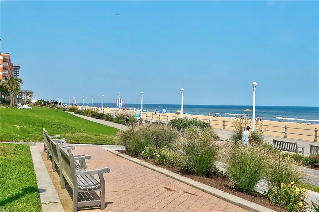 Virginia Beach, Virginia 23451, United States, 3 Bedrooms Bedrooms, ,3 BathroomsBathrooms,Residential,Pending,32502
