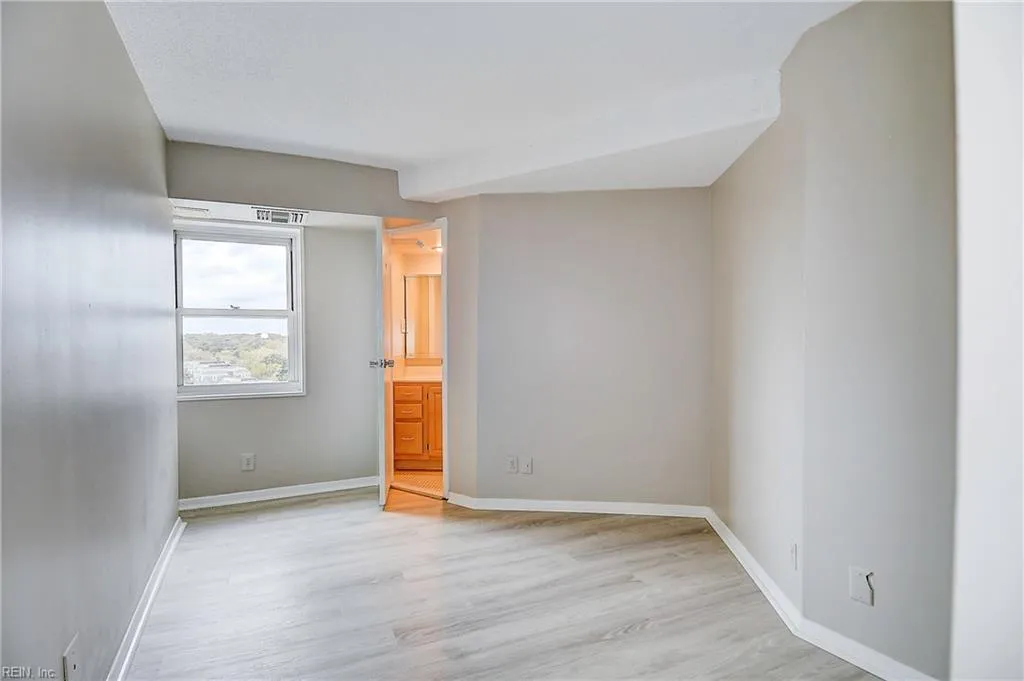 Virginia Beach, Virginia 23451, United States, 3 Bedrooms Bedrooms, ,3 BathroomsBathrooms,Residential,Pending,32502