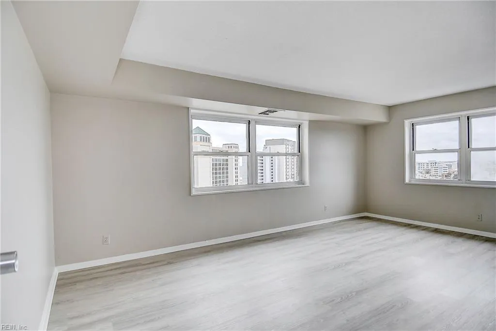 Virginia Beach, Virginia 23451, United States, 3 Bedrooms Bedrooms, ,3 BathroomsBathrooms,Residential,Pending,32502