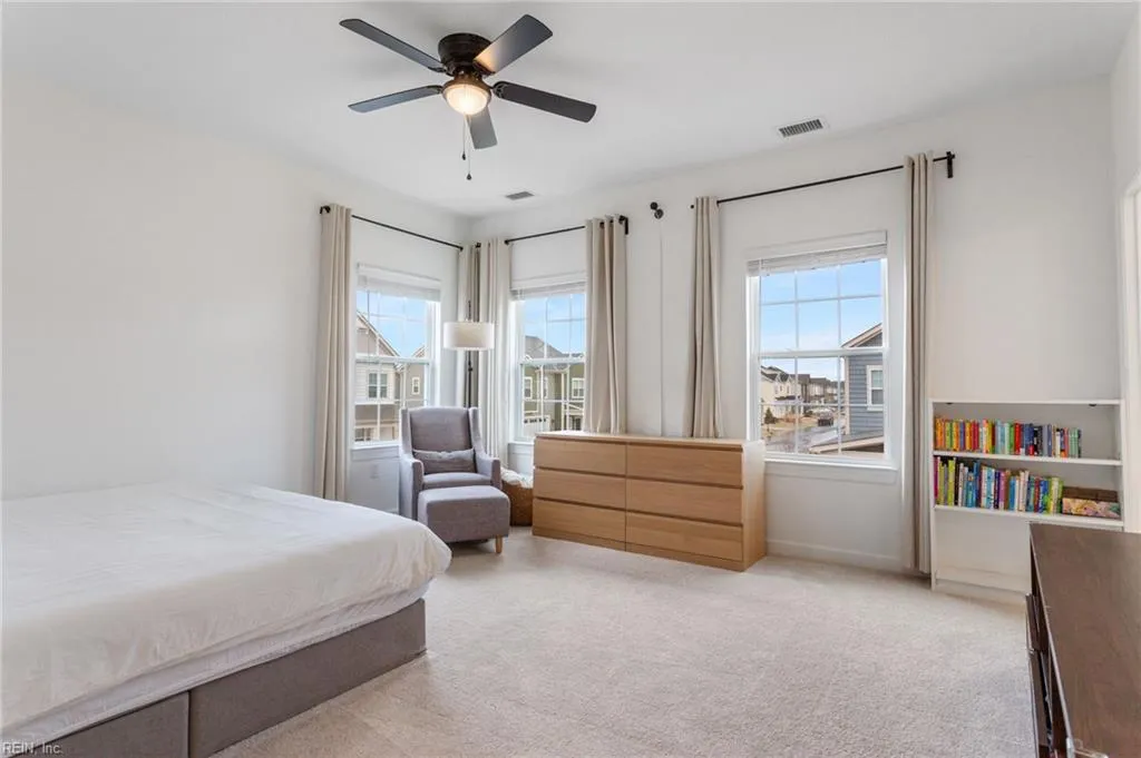 Chesapeake, Virginia 23322, United States, 4 Bedrooms Bedrooms, ,3 BathroomsBathrooms,Residential,Pending,120653