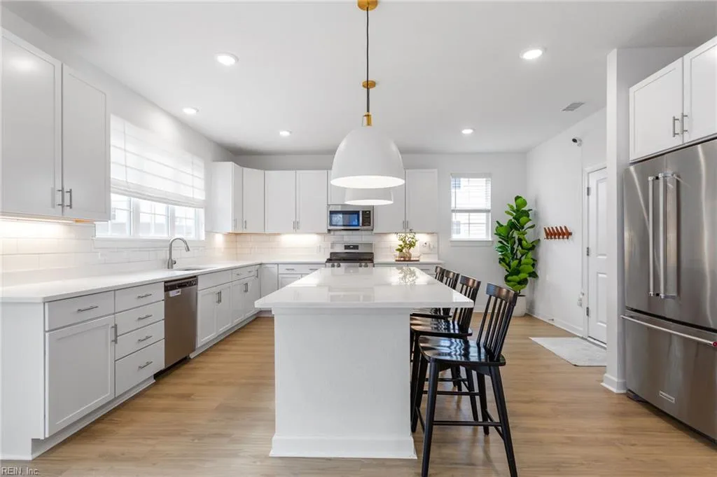 Chesapeake, Virginia 23322, United States, 4 Bedrooms Bedrooms, ,3 BathroomsBathrooms,Residential,Pending,120653