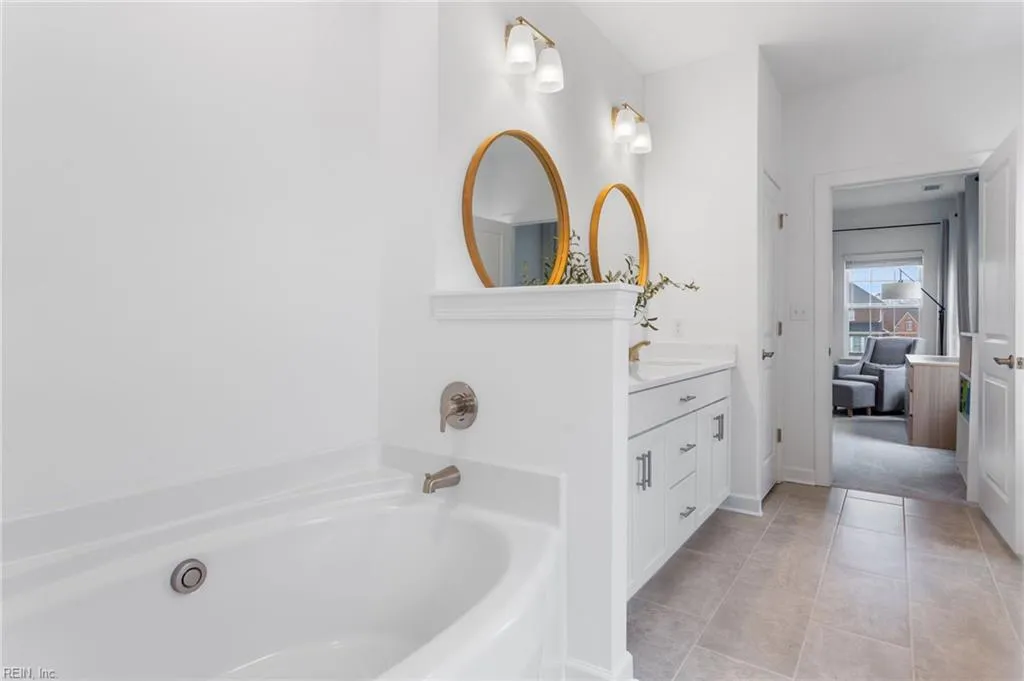 Chesapeake, Virginia 23322, United States, 4 Bedrooms Bedrooms, ,3 BathroomsBathrooms,Residential,Pending,120653