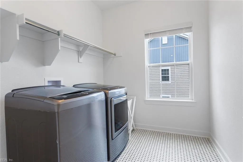 Chesapeake, Virginia 23322, United States, 4 Bedrooms Bedrooms, ,3 BathroomsBathrooms,Residential,Pending,120653