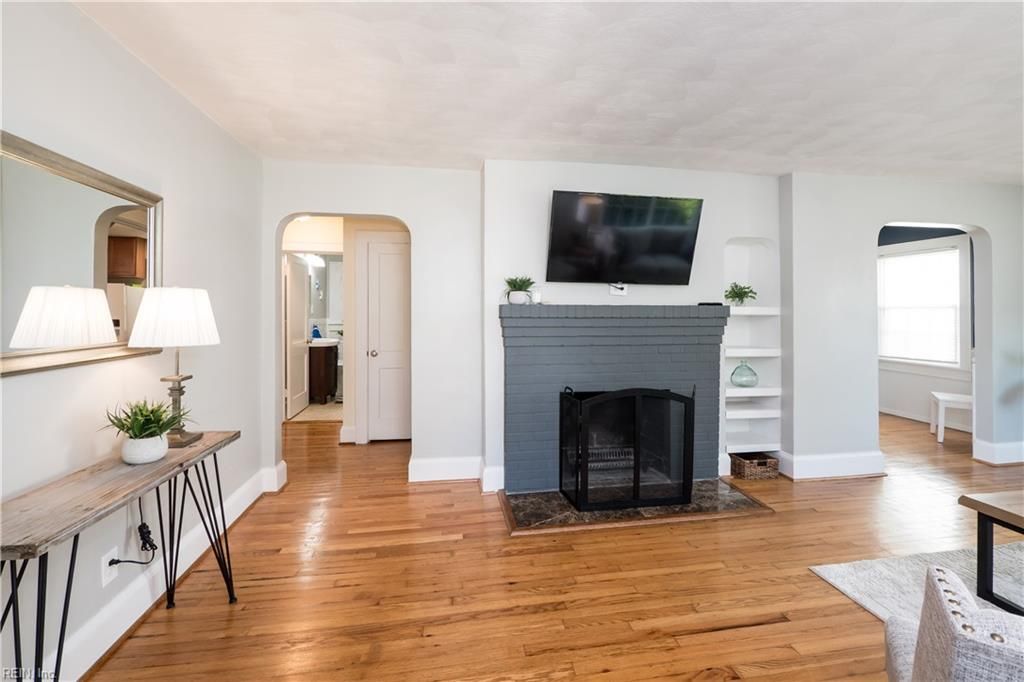 Photo of 421 E Randall Avenue, Norfolk, VA 23503 (MLS # 10618655)