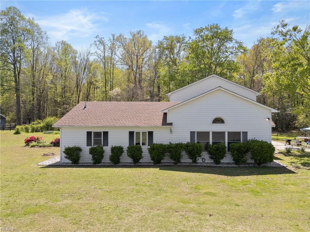 Photo of 12522 Doles Road, Zuni, VA 23898 (MLS # 10629094)