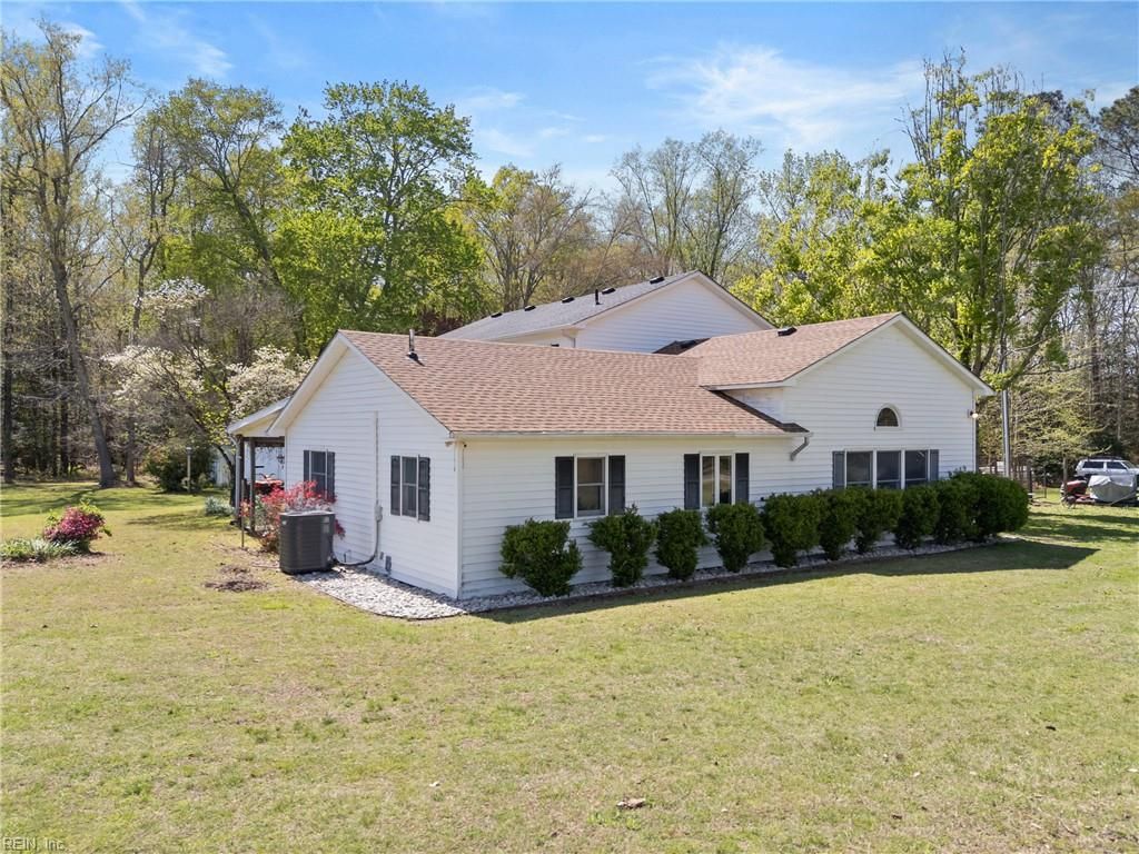 Photo of 12522 Doles Road, Zuni, VA 23898 (MLS # 10629094)