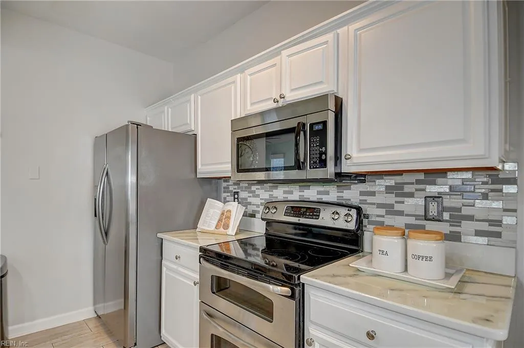 Virginia Beach, Virginia 23451, United States, 4 Bedrooms Bedrooms, ,2 BathroomsBathrooms,Residential,Active,141464