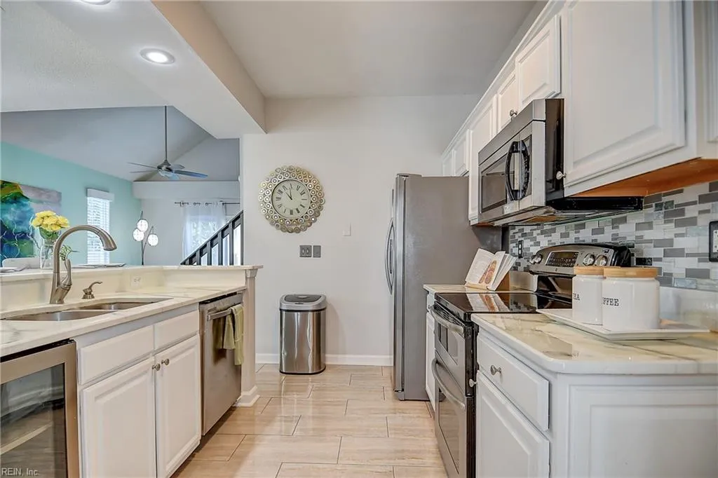 Virginia Beach, Virginia 23451, United States, 4 Bedrooms Bedrooms, ,2 BathroomsBathrooms,Residential,Active,141464