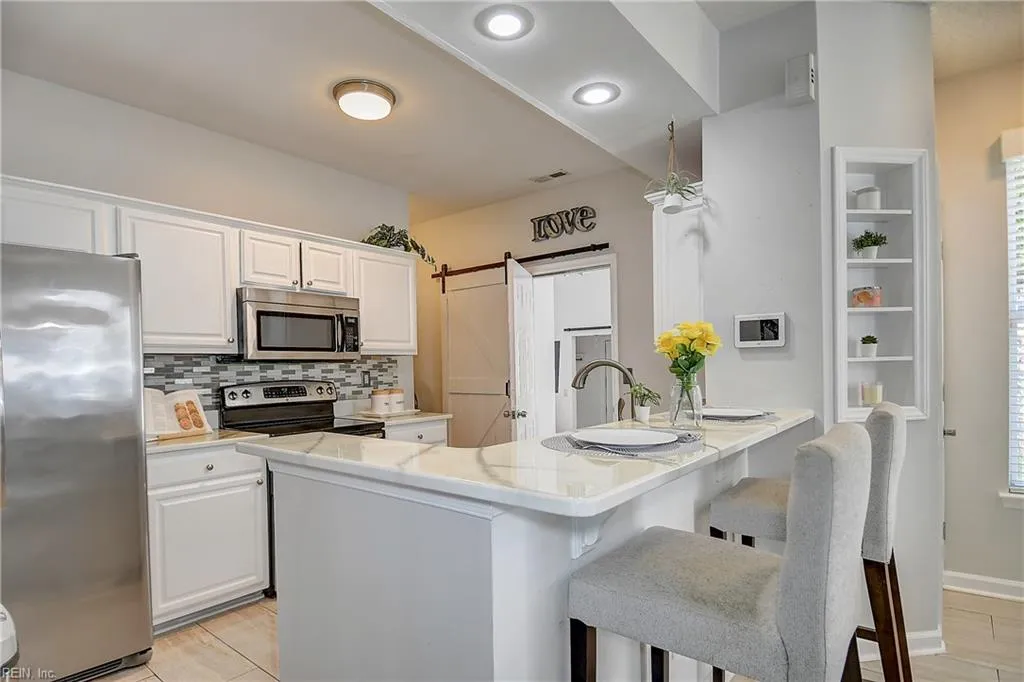 Virginia Beach, Virginia 23451, United States, 4 Bedrooms Bedrooms, ,2 BathroomsBathrooms,Residential,Active,141464