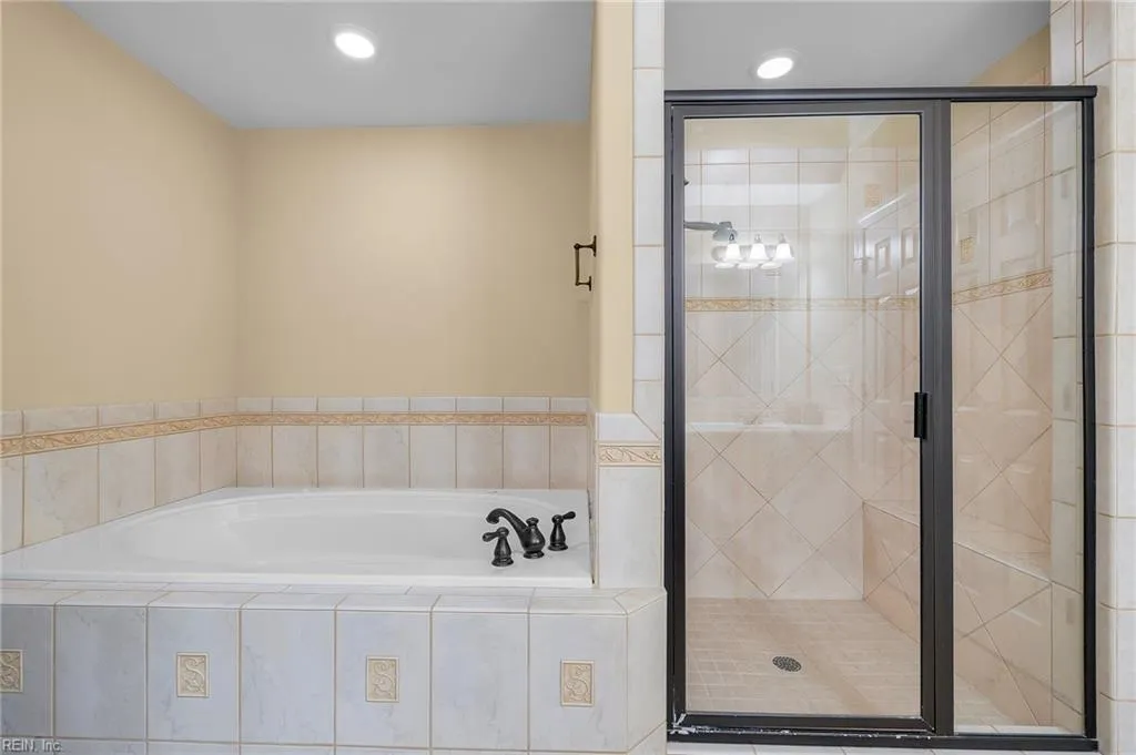 Chesapeake, Virginia 23320, United States, 3 Bedrooms Bedrooms, ,3 BathroomsBathrooms,Residential,Active,97829