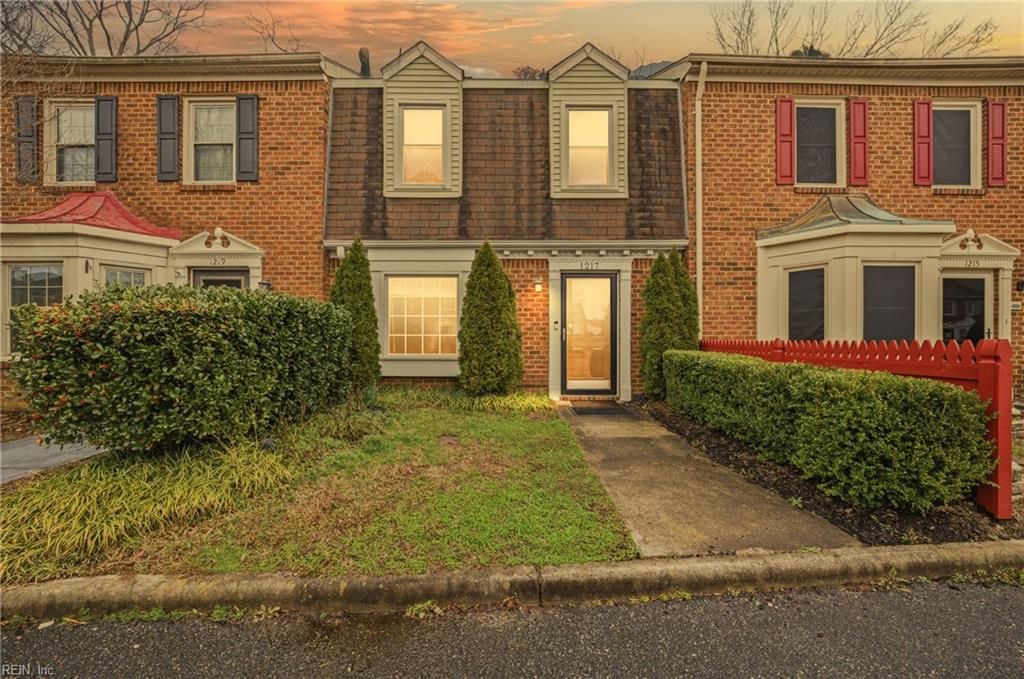 Photo of 1217 Cedar Mill Square, Chesapeake, VA 23320 (MLS # 10622882)