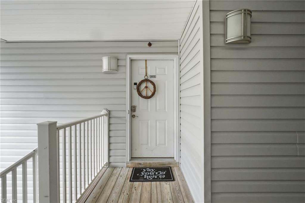 Photo of 904 Charnell Drive #303, Virginia Beach, VA 23451 (MLS # 10650969)