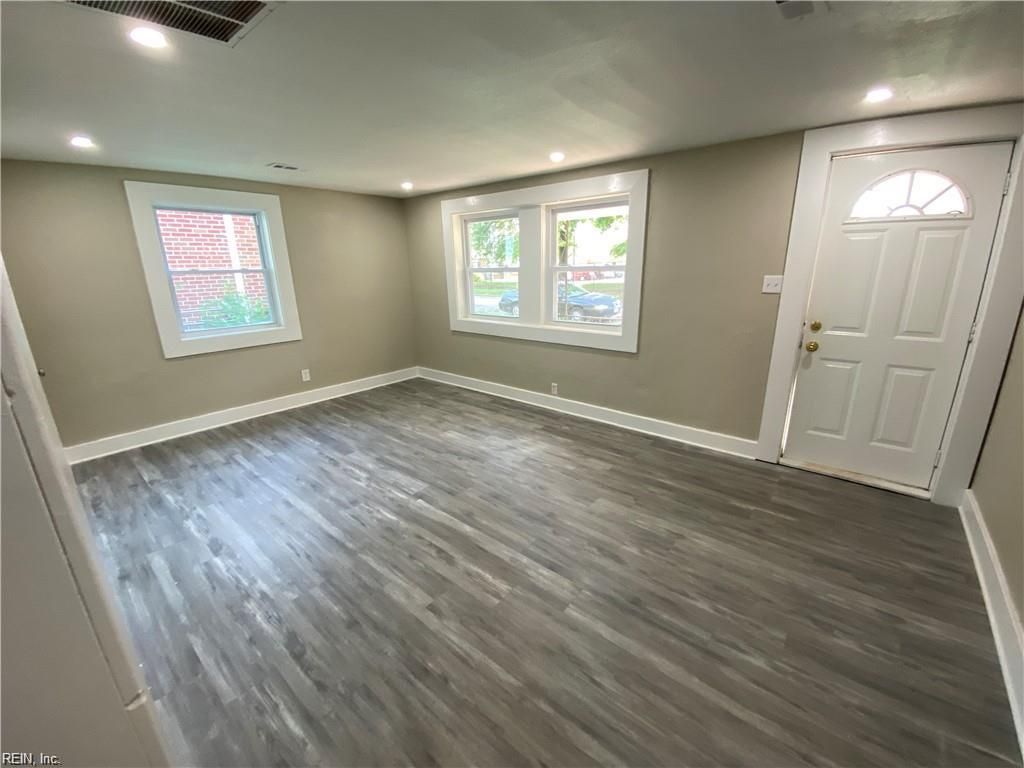 Photo of 1013 Cambridge Avenue, Portsmouth, VA 23707 (MLS # 10618896)