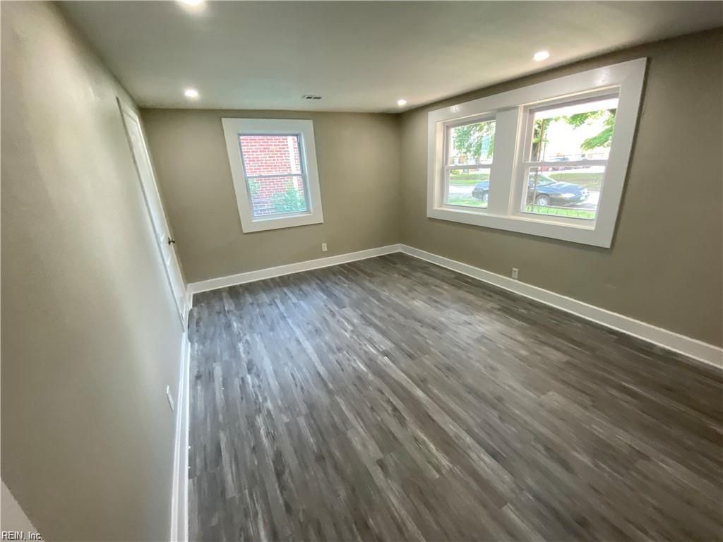 Photo of 1013 Cambridge Avenue, Portsmouth, VA 23707 (MLS # 10618896)