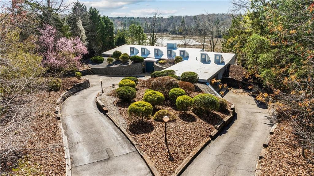 Photo of 220 Southpoint Drive, Williamsburg, VA 23185 (MLS # 10625583)