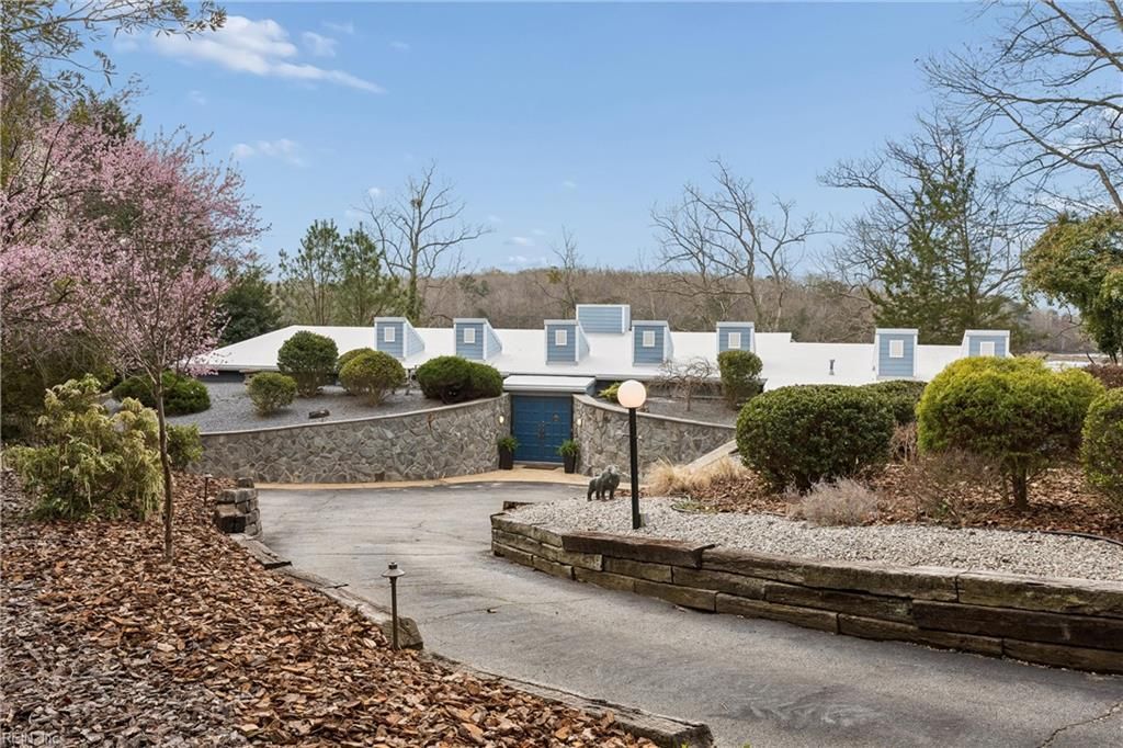 Photo of 220 Southpoint Drive, Williamsburg, VA 23185 (MLS # 10625583)