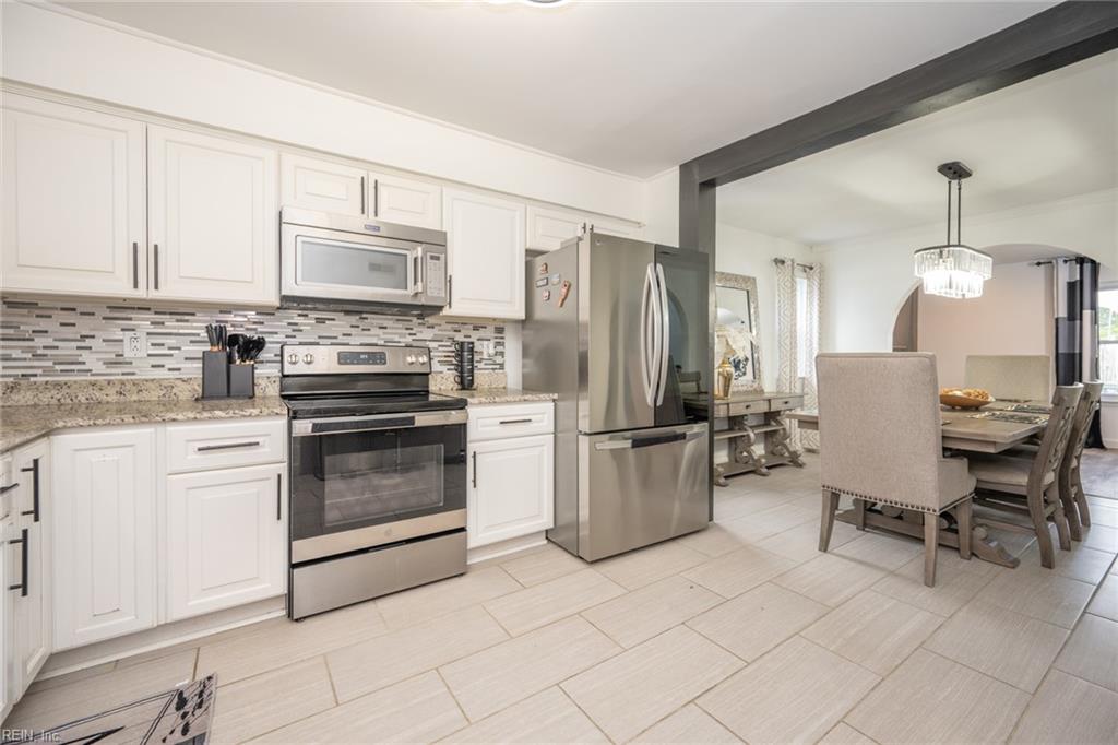 984 Barrington CT