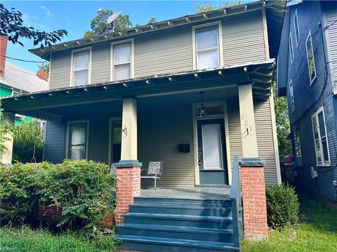 Photo of 321 50th Street, Newport News, VA 23607 (MLS # 10627156)