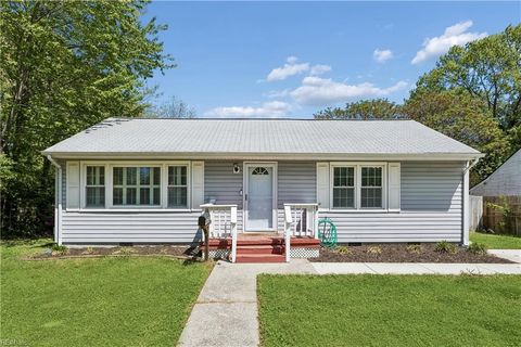 Photo of 30 Rugby Road, Newport News, VA 23606 (MLS # 10629232)