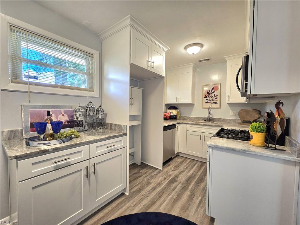 Photo of 402 Cabot Street, Portsmouth, VA 23702 (MLS # 10659819)