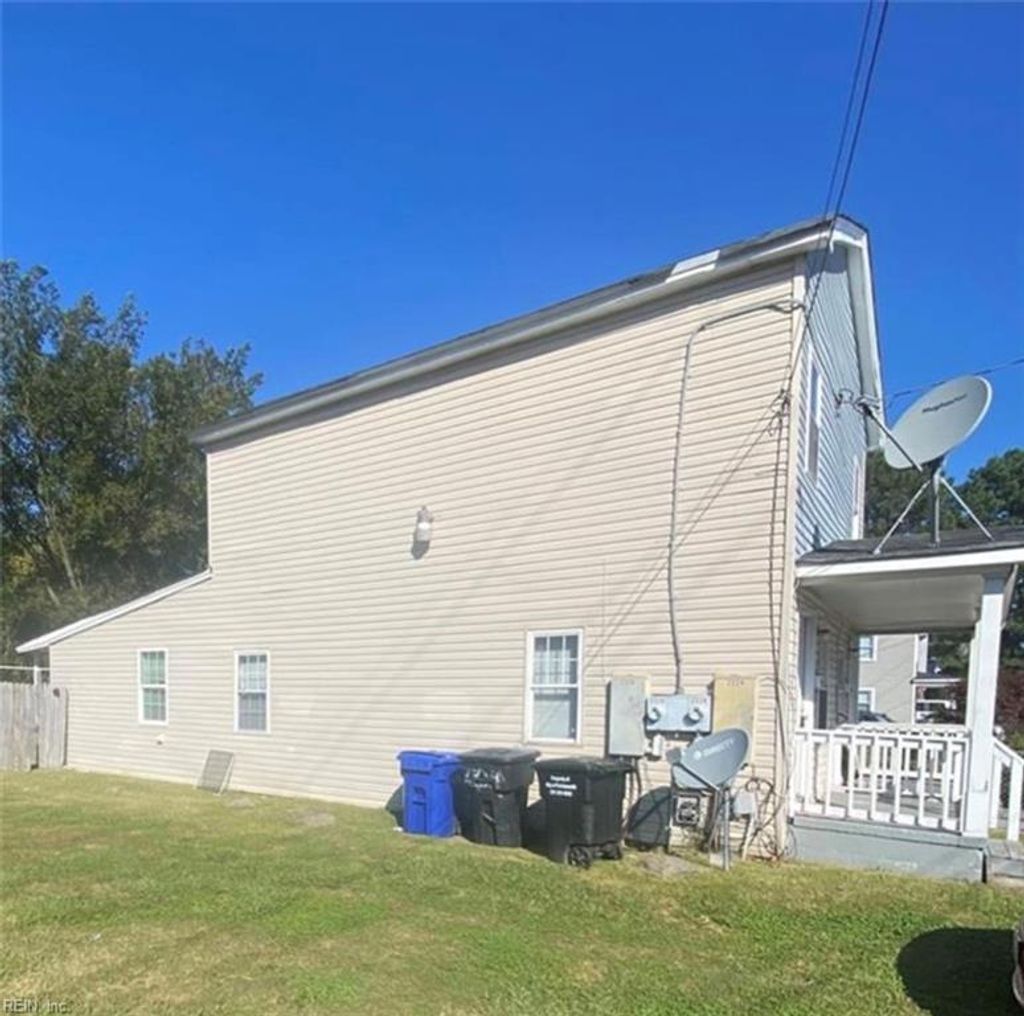 Photo of 2326 Elm Avenue, Portsmouth, VA 23704 (MLS # 10618165)