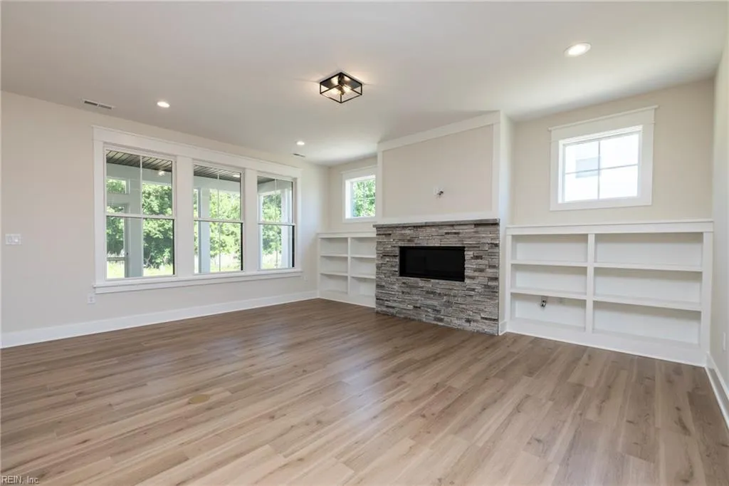 Suffolk, Virginia 23433, United States, 5 Bedrooms Bedrooms, ,5 BathroomsBathrooms,Residential,Active,139668