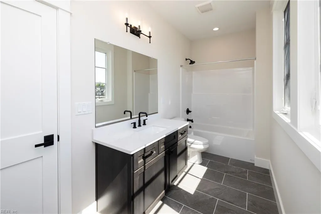 Suffolk, Virginia 23433, United States, 5 Bedrooms Bedrooms, ,5 BathroomsBathrooms,Residential,Active,139668