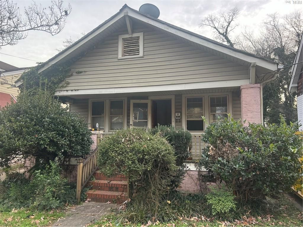 Photo of 909 W 27th Street, Norfolk, VA 23517 (MLS # 10615700)