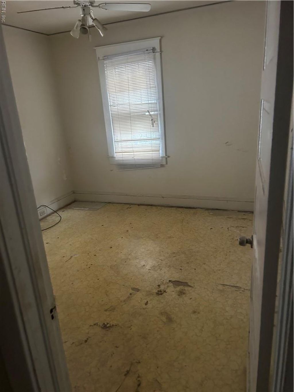 Photo of 909 W 27th Street, Norfolk, VA 23517 (MLS # 10615700)