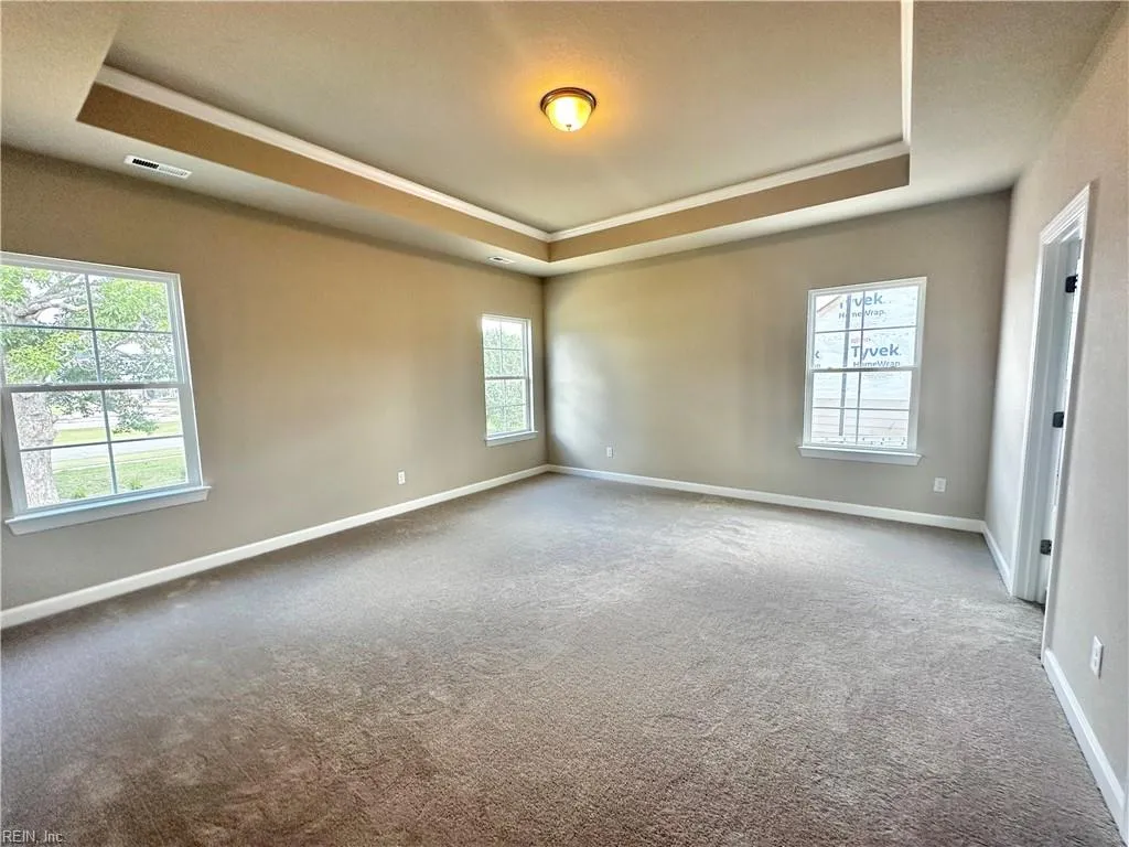 Suffolk, Virginia 23434, United States, 5 Bedrooms Bedrooms, ,3 BathroomsBathrooms,Residential,Pending,245715