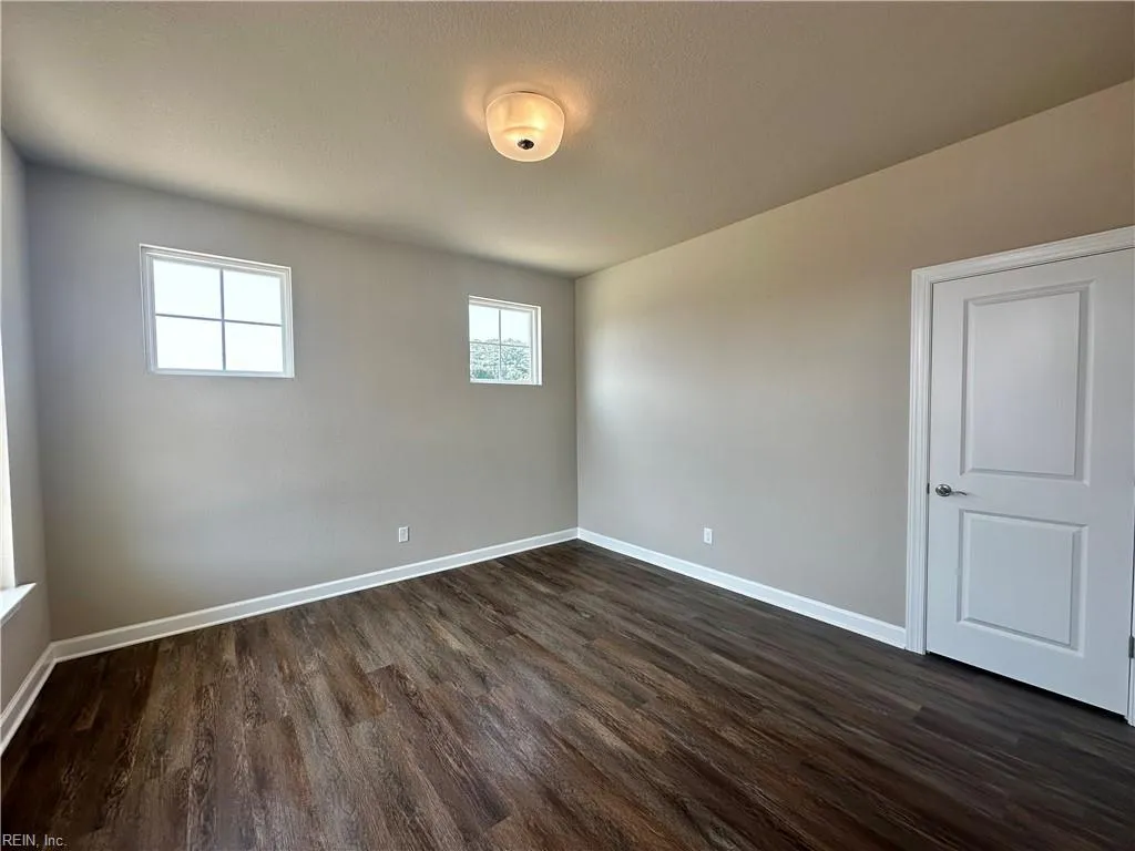 Suffolk, Virginia 23434, United States, 5 Bedrooms Bedrooms, ,3 BathroomsBathrooms,Residential,Pending,245715