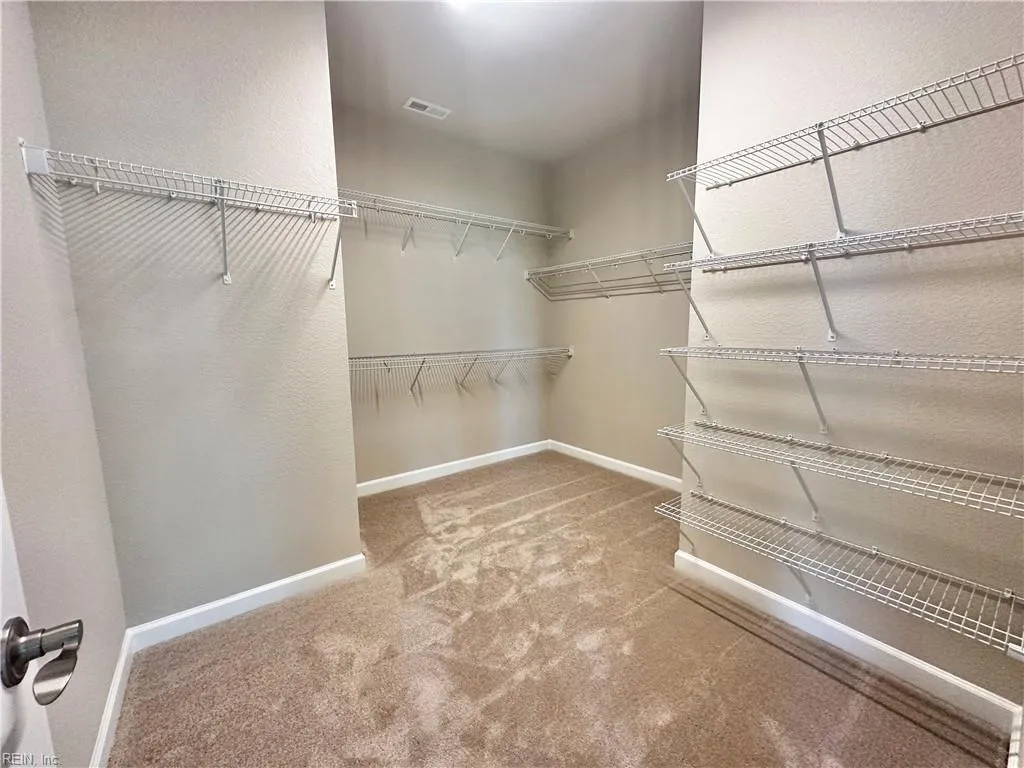 Suffolk, Virginia 23434, United States, 5 Bedrooms Bedrooms, ,3 BathroomsBathrooms,Residential,Pending,245715