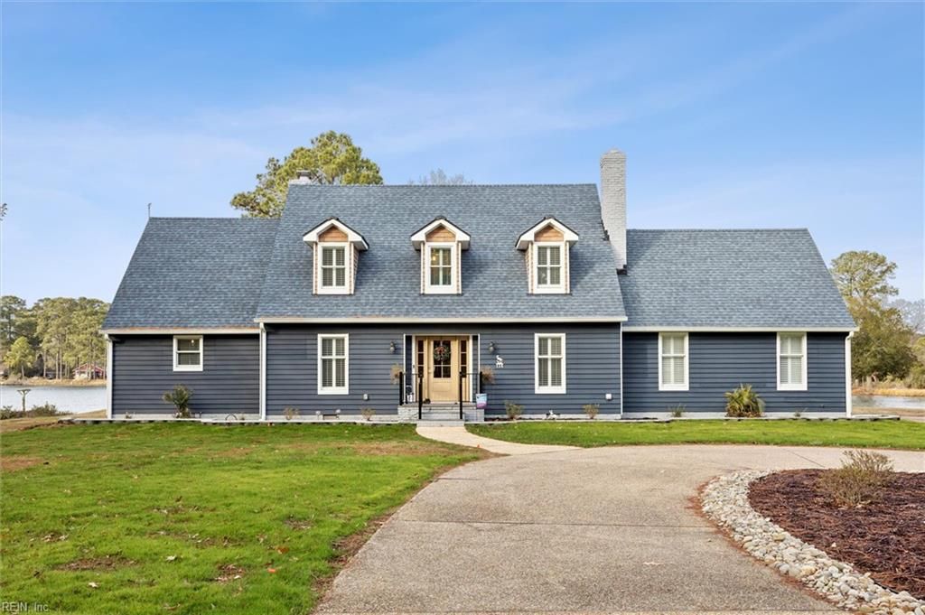 Photo of 114 Fishermans Cove, Yorktown, VA 23692 (MLS # 10613234)