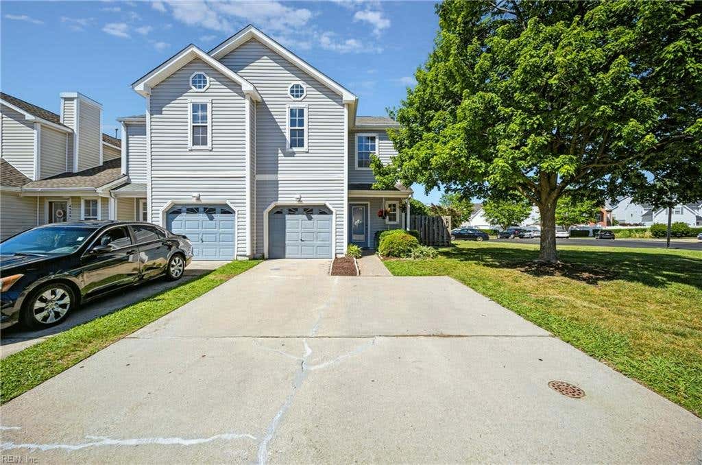 Photo of 4924 Kemps Lake Drive, Virginia Beach, VA 23462 (MLS # 10638730)
