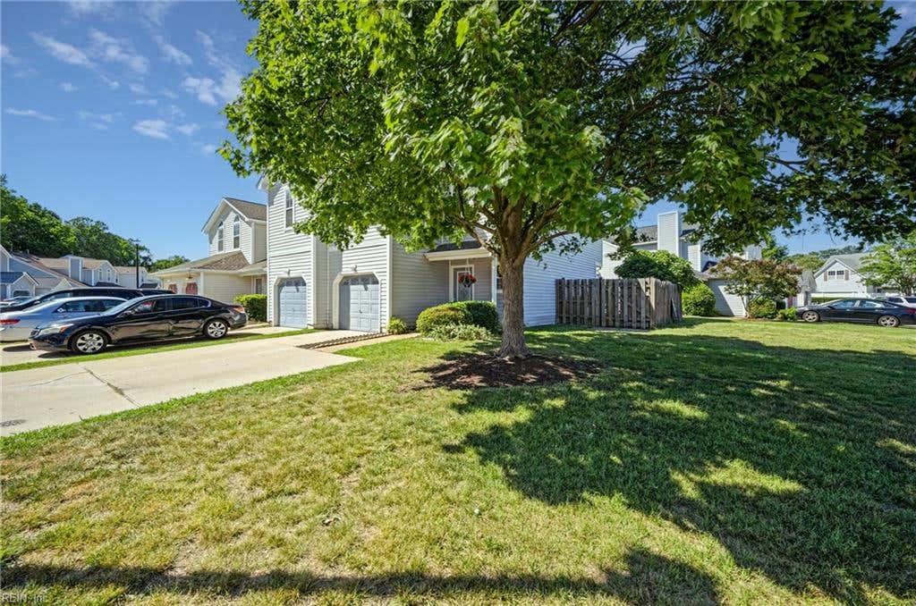 Photo of 4924 Kemps Lake Drive, Virginia Beach, VA 23462 (MLS # 10638730)