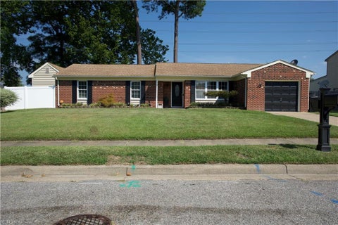 Photo of 2941 Augusta Circle, Virginia Beach, VA 23453 (MLS # 10653344)