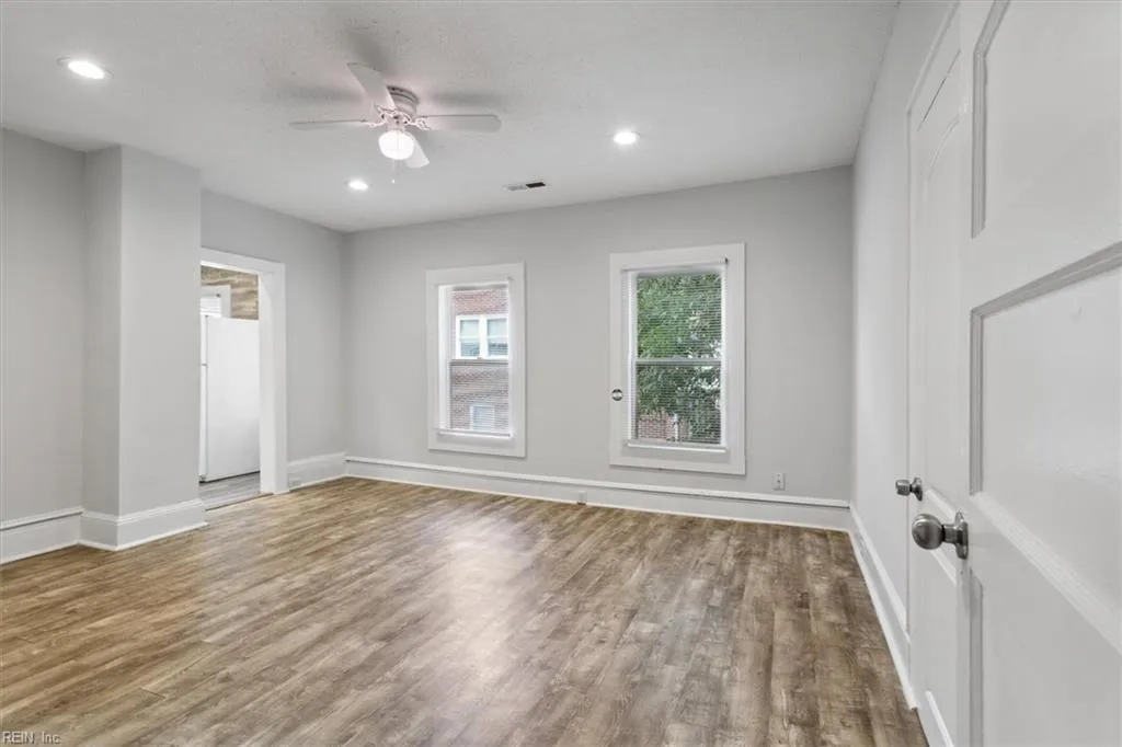 Smithfield, Virginia 23430, United States, 2 Bedrooms Bedrooms, ,1 BathroomBathrooms,Residential,Active,198561