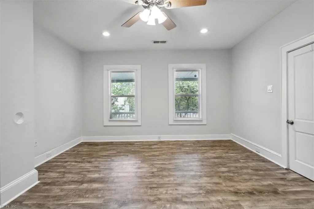 Smithfield, Virginia 23430, United States, 2 Bedrooms Bedrooms, ,1 BathroomBathrooms,Residential,Active,198561