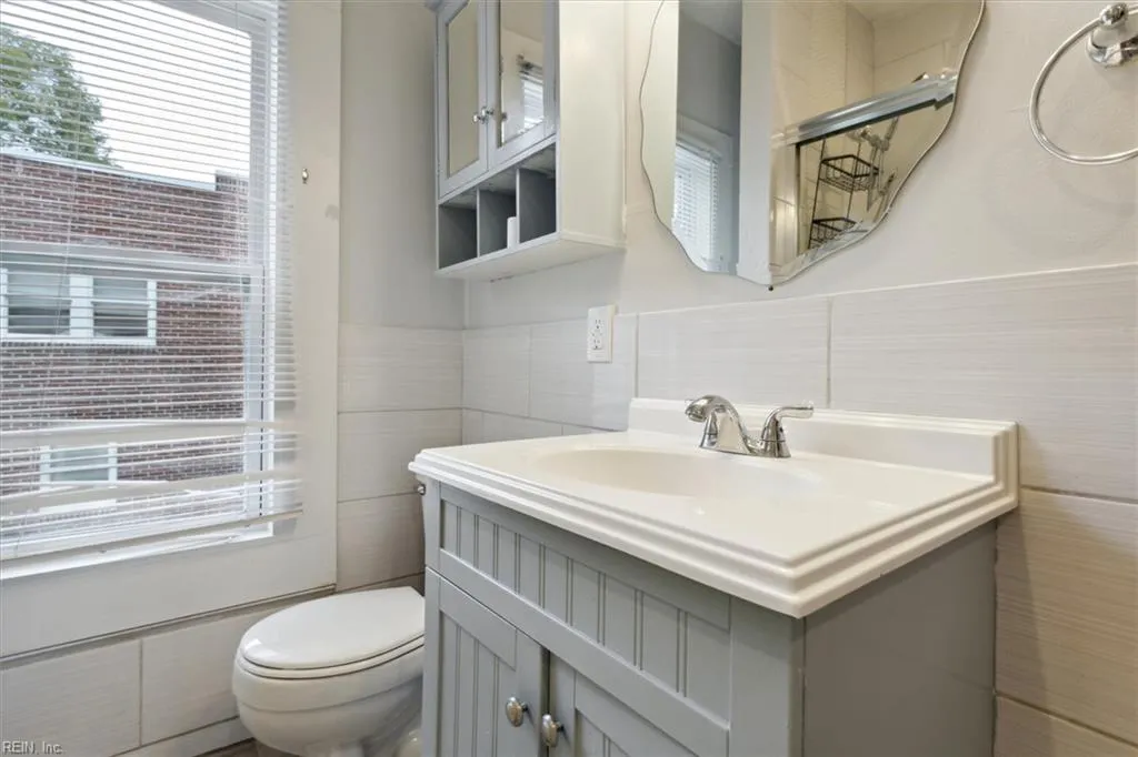 Smithfield, Virginia 23430, United States, 2 Bedrooms Bedrooms, ,1 BathroomBathrooms,Residential,Active,198561