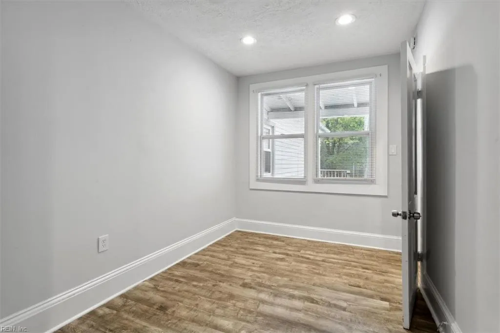 Smithfield, Virginia 23430, United States, 2 Bedrooms Bedrooms, ,1 BathroomBathrooms,Residential,Active,198561